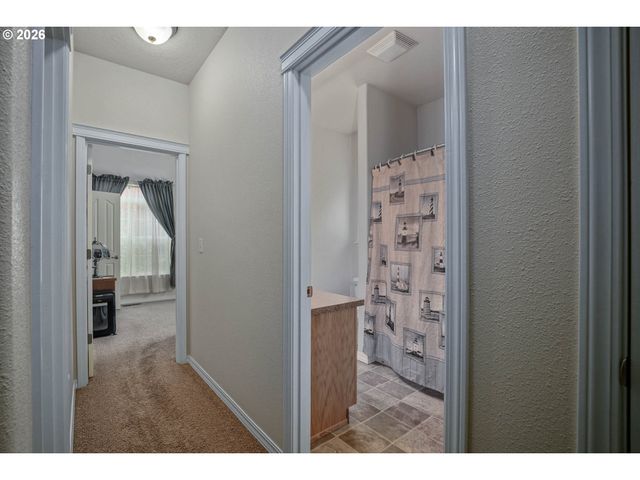 1231 Sw 3RD Ave, Mill City, OR 97360