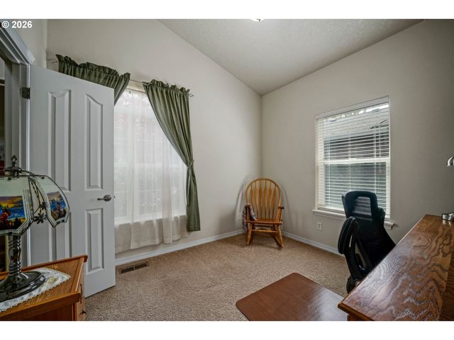 1231 Sw 3RD Ave, Mill City, OR 97360