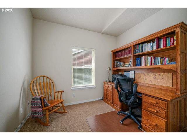1231 Sw 3RD Ave, Mill City, OR 97360