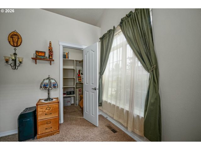 1231 Sw 3RD Ave, Mill City, OR 97360
