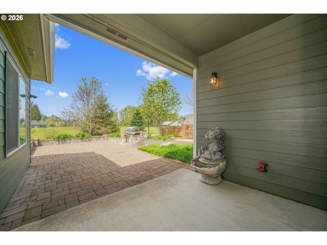 1231 Sw 3RD Ave, Mill City, OR 97360