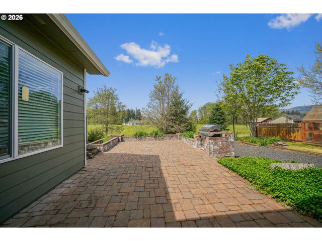1231 Sw 3RD Ave, Mill City, OR 97360