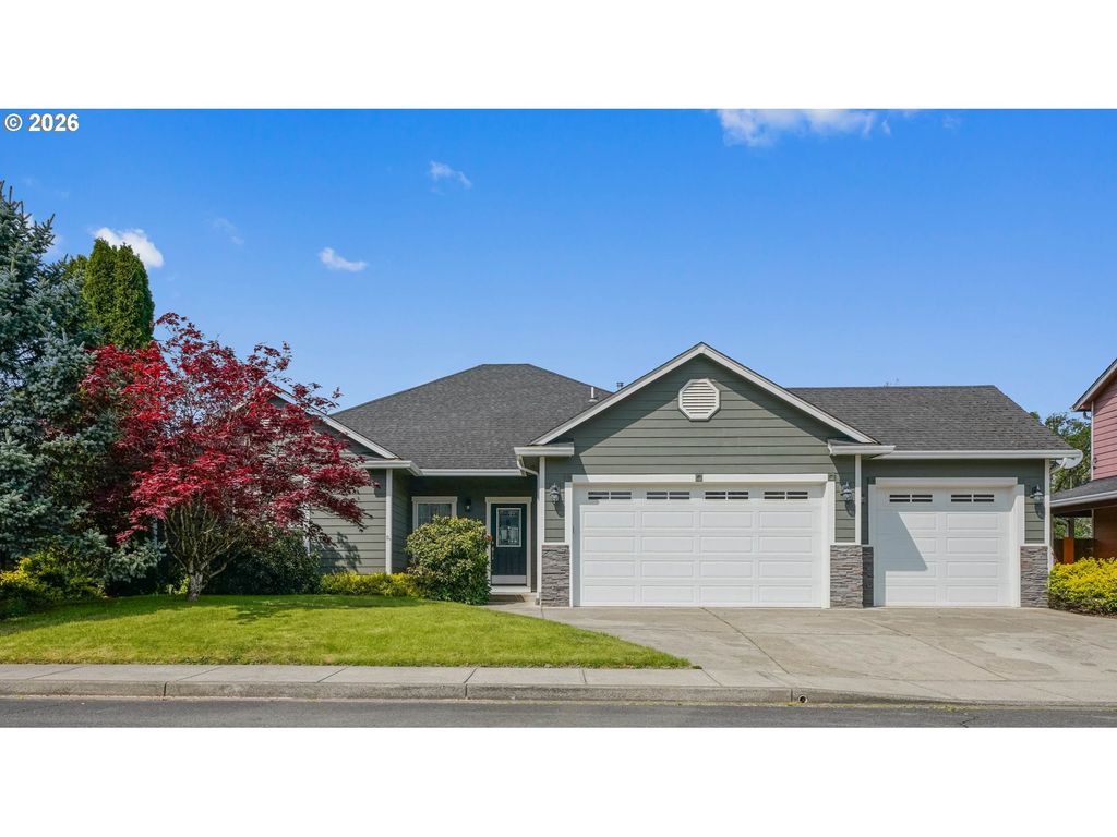 1231 Sw 3RD Ave, Mill City, OR 97360
