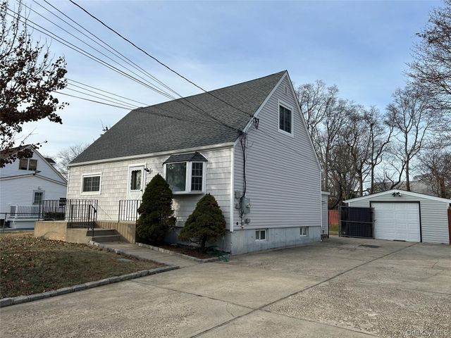 49 Doolittle Street, Brentwood, NY 11717