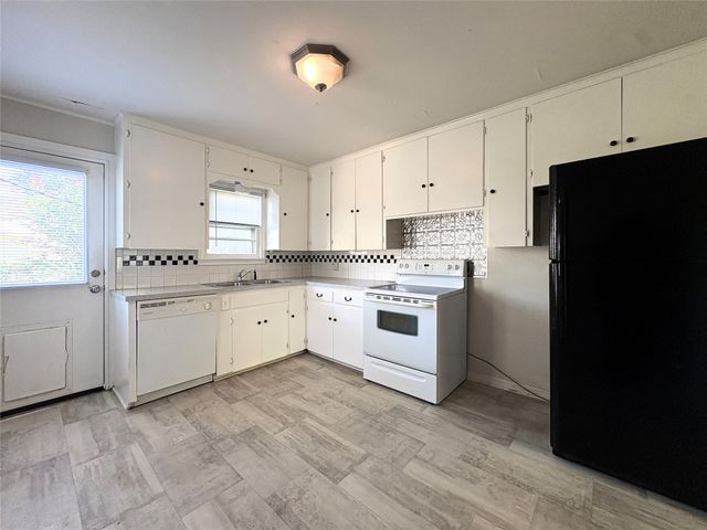 4807 S Detroit Avenue, Tulsa, OK 74105