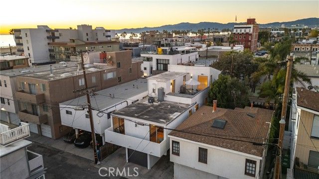 34 S Venice Boulevard 2, Venice (los Angeles), CA 90291