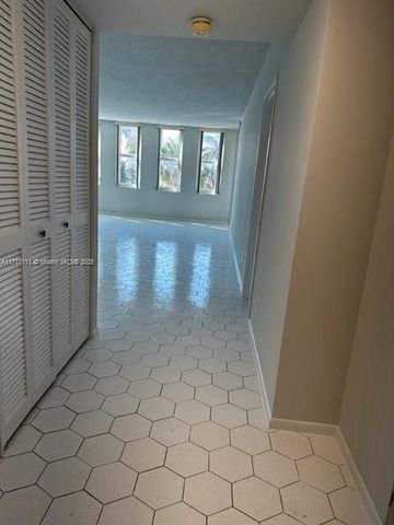 5401 Collins Ave 223, Miami Beach, FL 33140