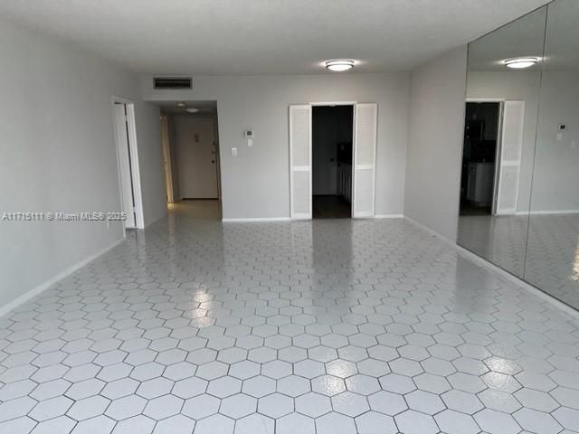 5401 Collins Ave 223, Miami Beach, FL 33140