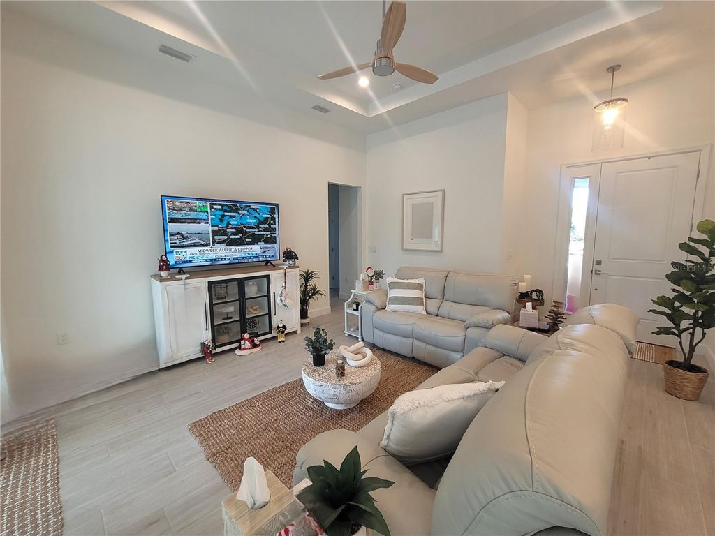 Image 6 of property listing at 67 SUCCESS DRIVE, Punta Gorda, FL 33982