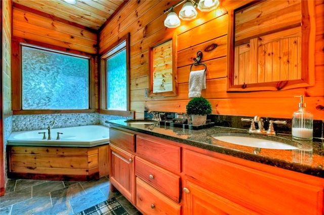 305 Enchanting Circle, Morganton, GA 30560