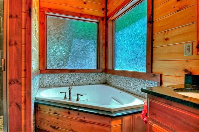 305 Enchanting Circle, Morganton, GA 30560