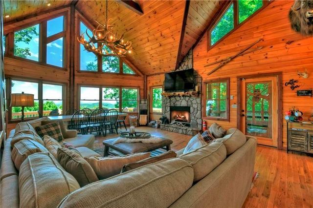 305 Enchanting Circle, Morganton, GA 30560