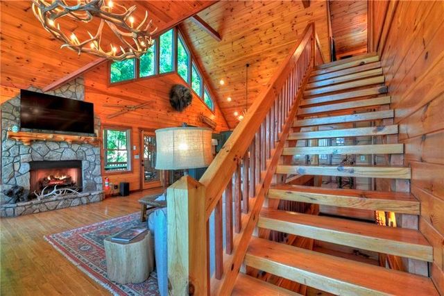 305 Enchanting Circle, Morganton, GA 30560