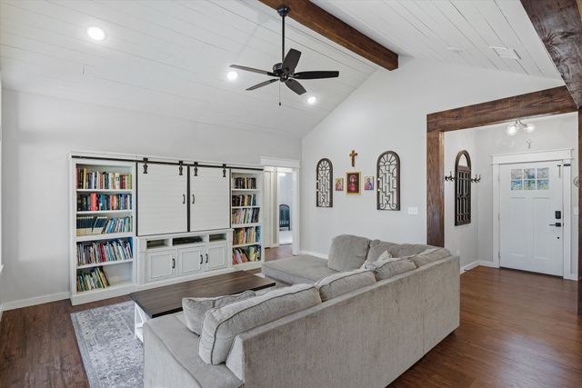 11142 County Road 4103, Lindale, TX 75771