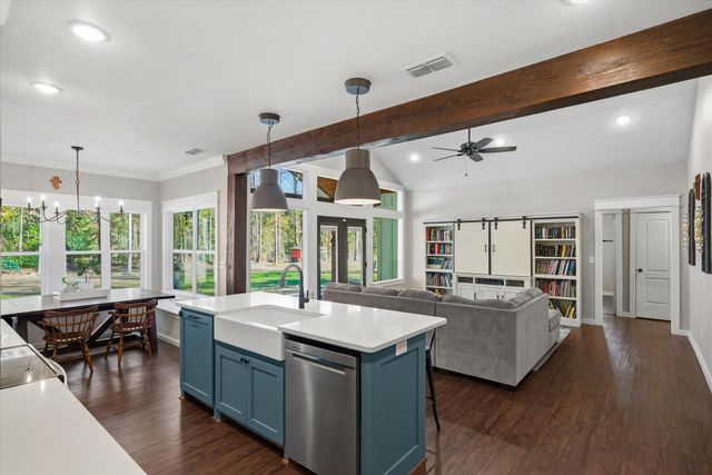 11142 County Road 4103, Lindale, TX 75771