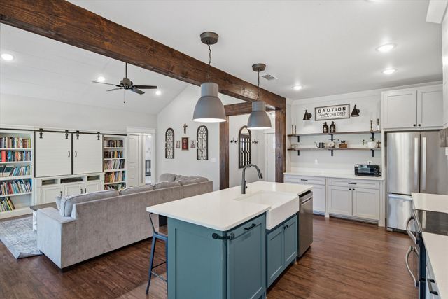 11142 County Road 4103, Lindale, TX 75771