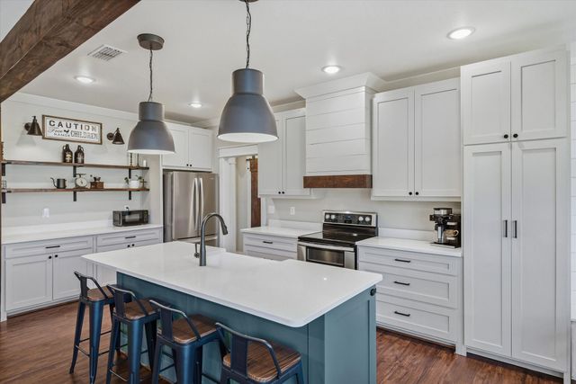 11142 County Road 4103, Lindale, TX 75771