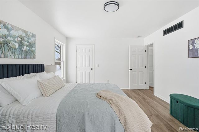 8680 Oak Hill Road, Clarkston, MI 48348