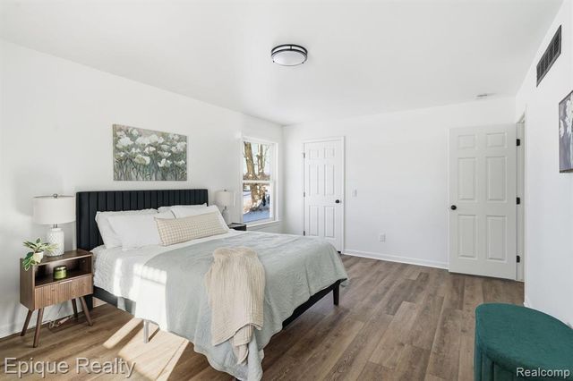 8680 Oak Hill Road, Clarkston, MI 48348