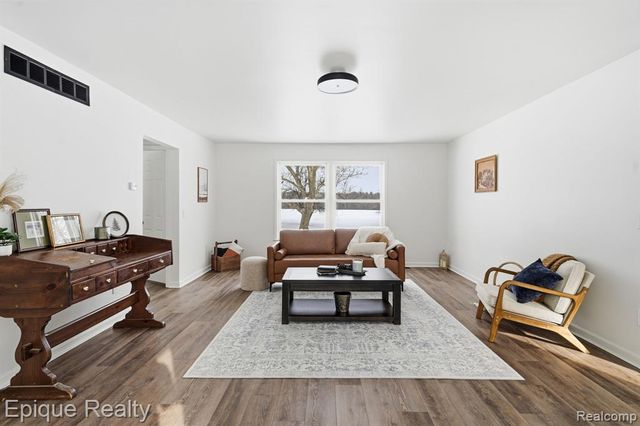 8680 Oak Hill Road, Clarkston, MI 48348