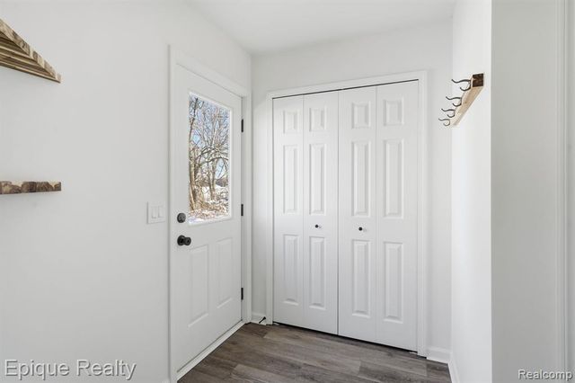 8680 Oak Hill Road, Clarkston, MI 48348