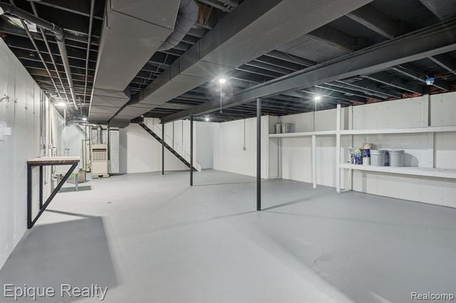 8680 Oak Hill Road, Clarkston, MI 48348