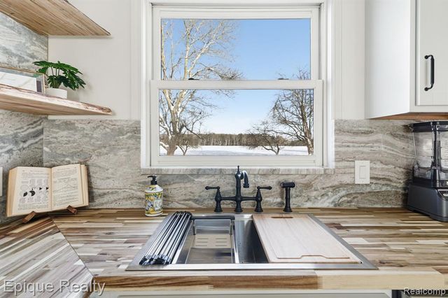 8680 Oak Hill Road, Clarkston, MI 48348