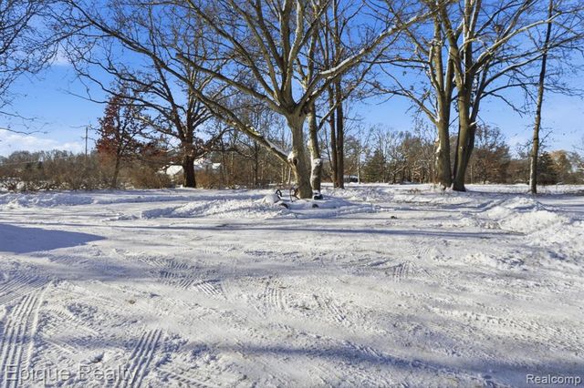 8680 Oak Hill Road, Clarkston, MI 48348