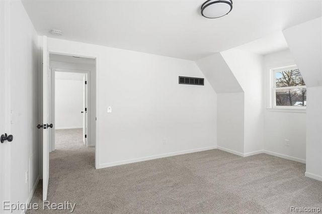 8680 Oak Hill Road, Clarkston, MI 48348