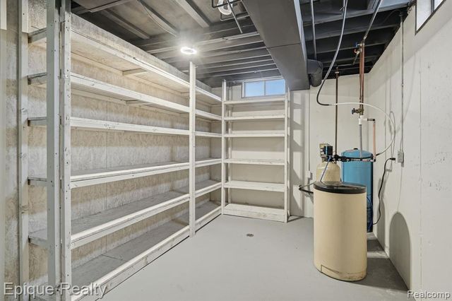 8680 Oak Hill Road, Clarkston, MI 48348