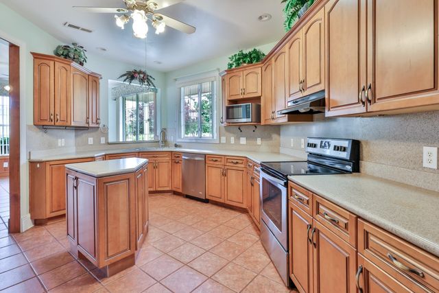 533 Stonemason Dr., Myrtle Beach, SC 29579