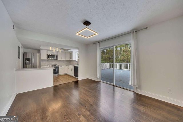 635 Anderson Walk, Marietta, GA 30062