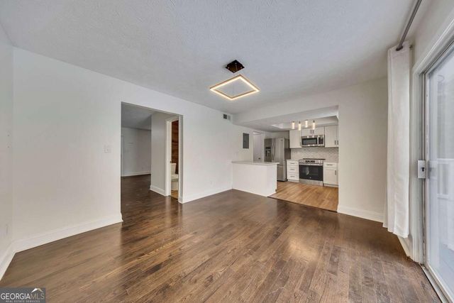 635 Anderson Walk, Marietta, GA 30062