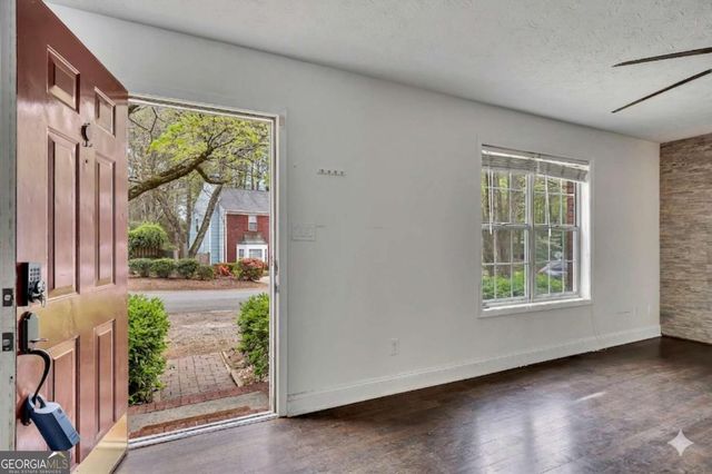 635 Anderson Walk, Marietta, GA 30062