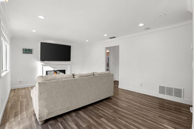 4404 Deerfield Dr, Antioch, CA 94531