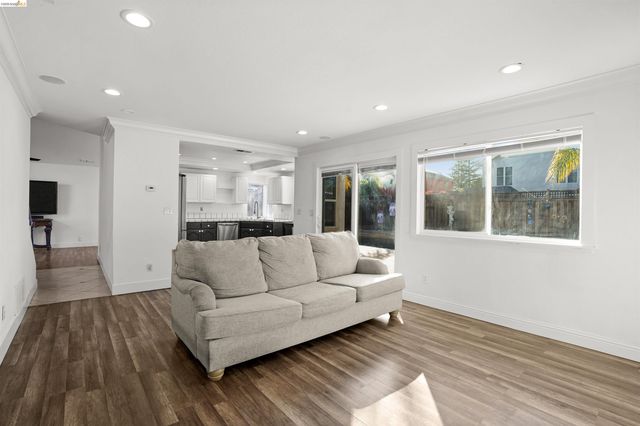 4404 Deerfield Dr, Antioch, CA 94531
