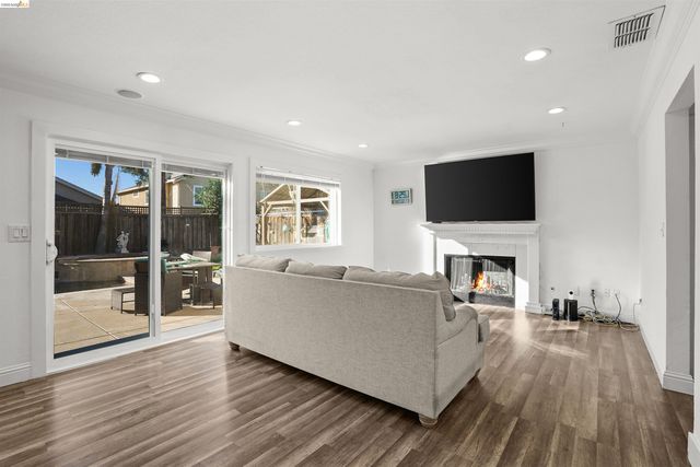 4404 Deerfield Dr, Antioch, CA 94531