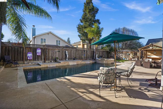 4404 Deerfield Dr, Antioch, CA 94531