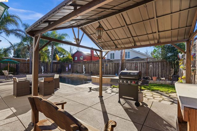 4404 Deerfield Dr, Antioch, CA 94531
