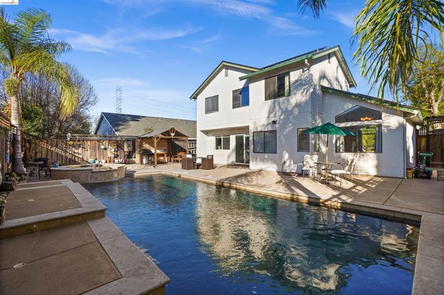 4404 Deerfield Dr, Antioch, CA 94531