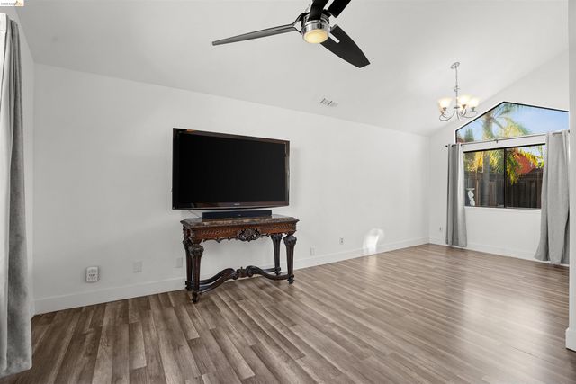 4404 Deerfield Dr, Antioch, CA 94531