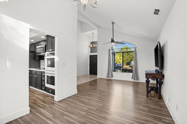 4404 Deerfield Dr, Antioch, CA 94531