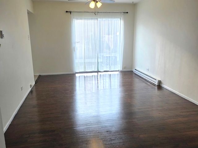 1S252 Stratford Lane, Villa Park, IL 60181