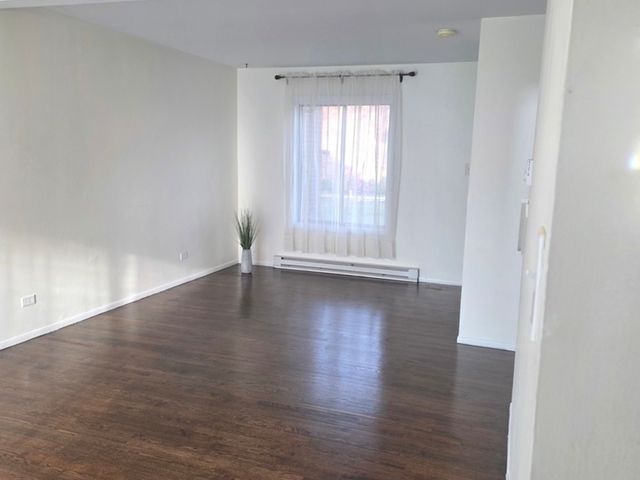 1S252 Stratford Lane, Villa Park, IL 60181