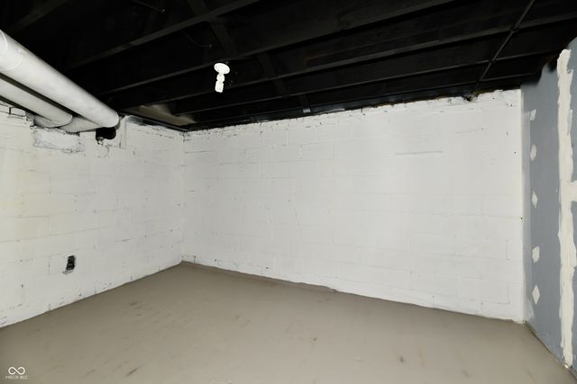 4316 Carrollton Avenue, Indianapolis, IN 46205