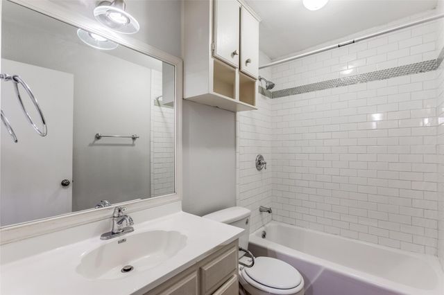 1212 Hollow Creek DR B, Austin, TX 78704