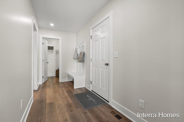 321 Hickory Valley Drive, Kalamazoo, MI 49009