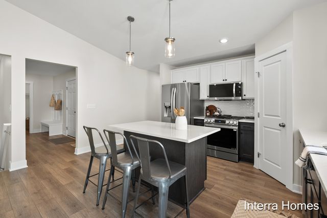 321 Hickory Valley Drive, Kalamazoo, MI 49009