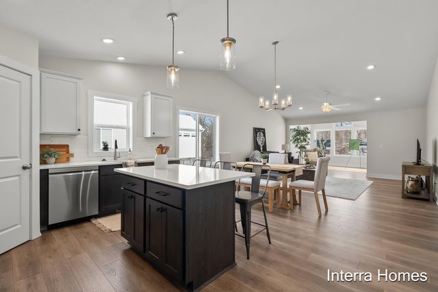 321 Hickory Valley Drive, Kalamazoo, MI 49009