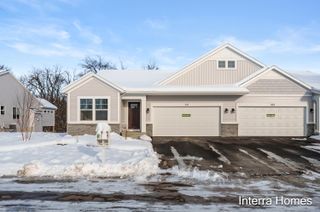 321 Hickory Valley Drive, Kalamazoo, MI 49009